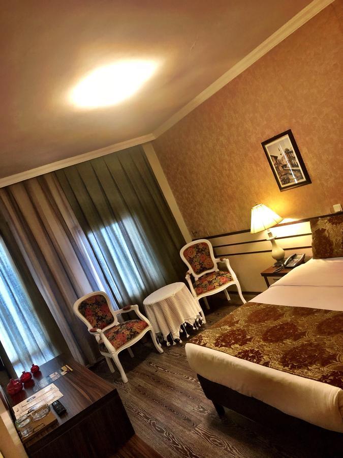 Double Room with Balcony and Sea View,655854936:JPEG